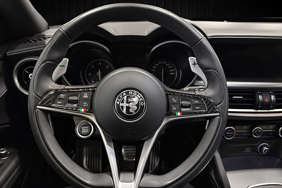 Alfa Romeo Stelvio 10 of 30