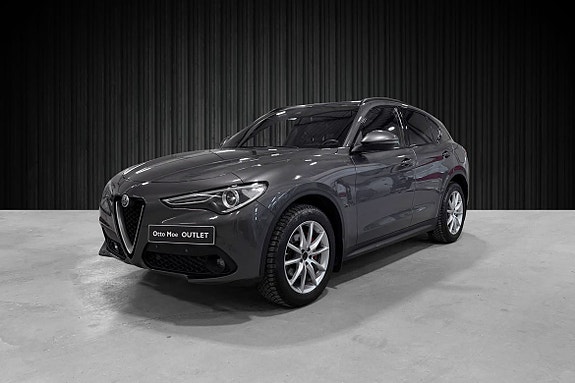 Alfa Romeo Stelvio 4 of 30