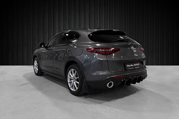 Alfa Romeo Stelvio 8 of 30