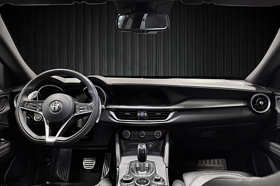 Alfa Romeo Stelvio 9 of 30