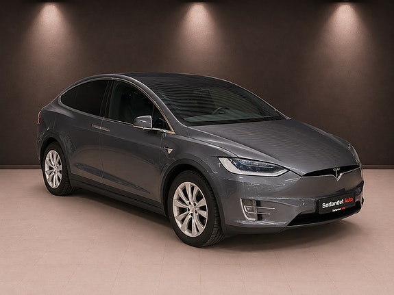 Tesla Model X 4 of 5