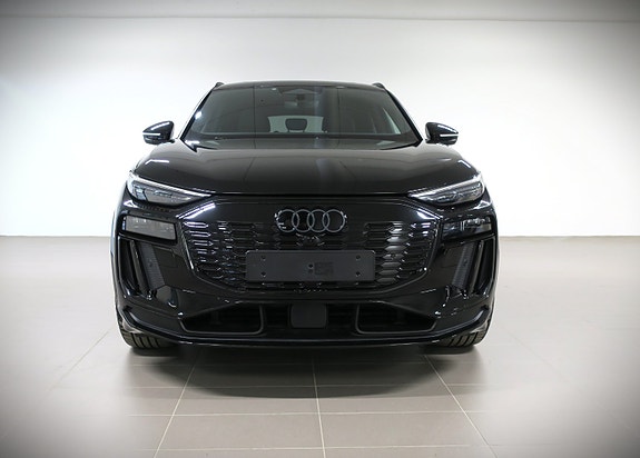 Audi Q6 e-tron 2 of 27