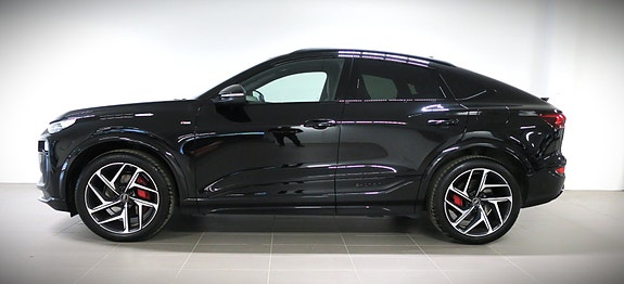 Audi Q6 e-tron 6 of 27