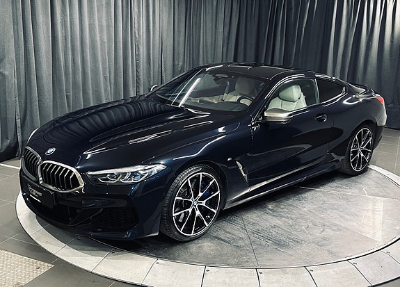 BMW M850i 3 of 5