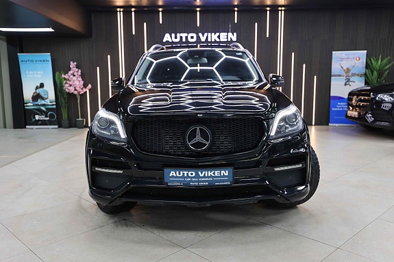 Mercedes-Benz GL350 3 of 5
