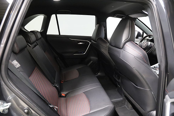 Toyota RAV4 12 of 12