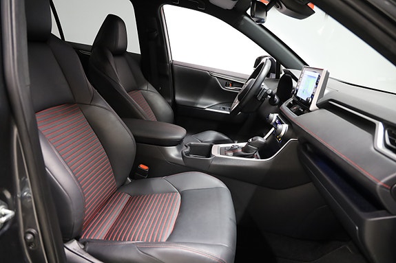 Toyota RAV4 11 of 12