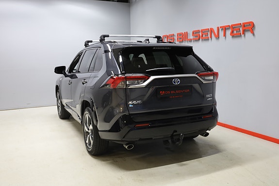 Toyota RAV4 5 of 12