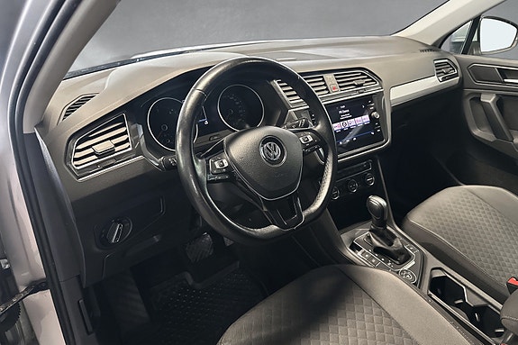 Volkswagen Tiguan 16 of 30