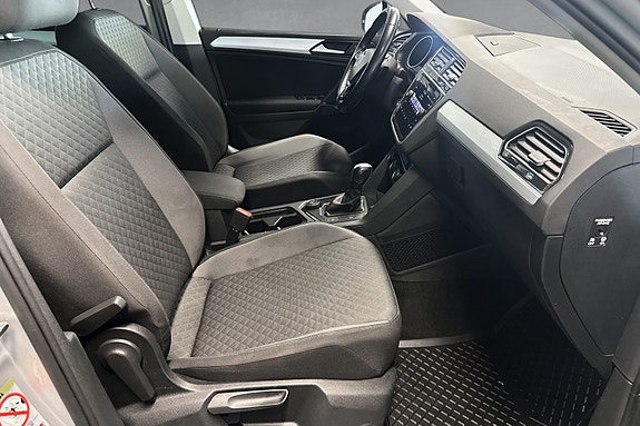 Volkswagen Tiguan 13 of 30