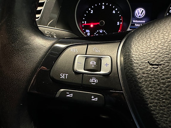 Volkswagen Tiguan 18 of 30