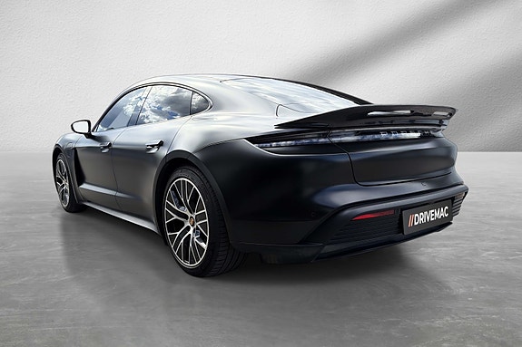 Porsche Taycan 4 of 5
