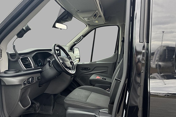 Ford Transit 9 of 30