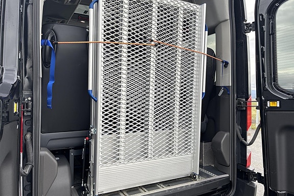 Ford Transit 26 of 30