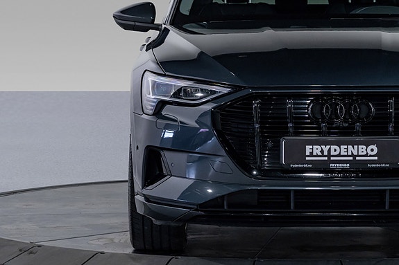 Audi e-tron 3 of 5
