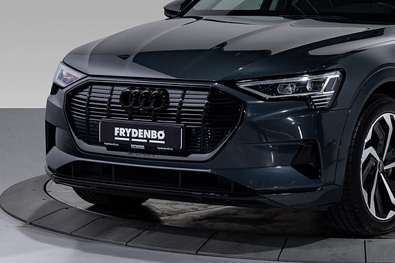 Audi e-tron 2 of 5