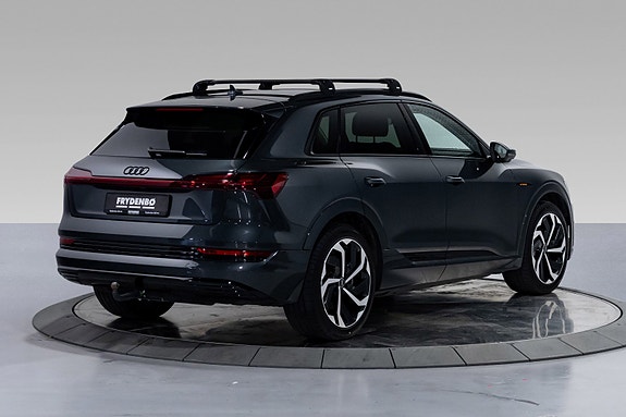 Audi e-tron 5 of 5