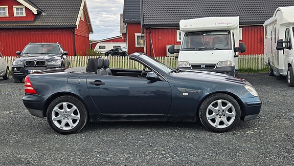 Mercedes-Benz SLK-Klasse 4 of 5