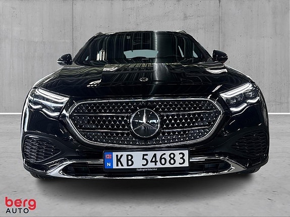 Mercedes-Benz 2 of 5
