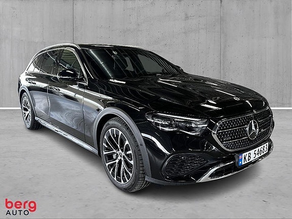 Mercedes-Benz 3 of 5