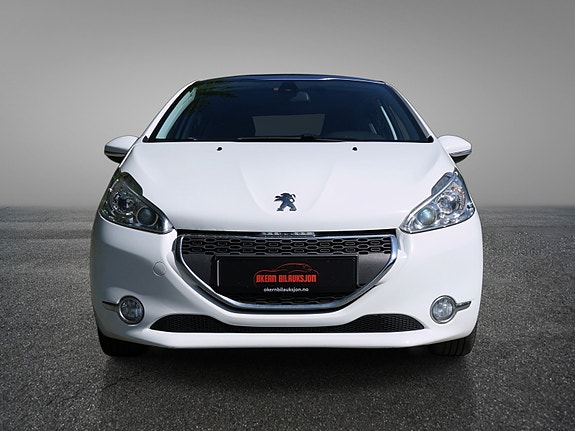 Peugeot 208 2 of 30