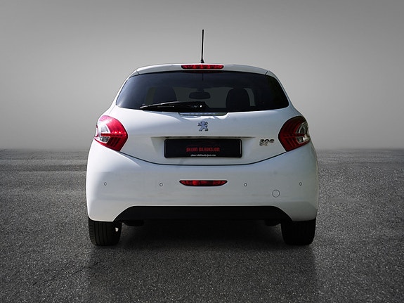 Peugeot 208 7 of 30
