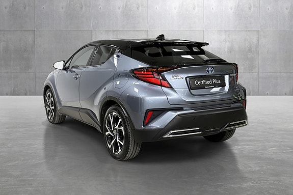 Toyota C-HR 3 of 5
