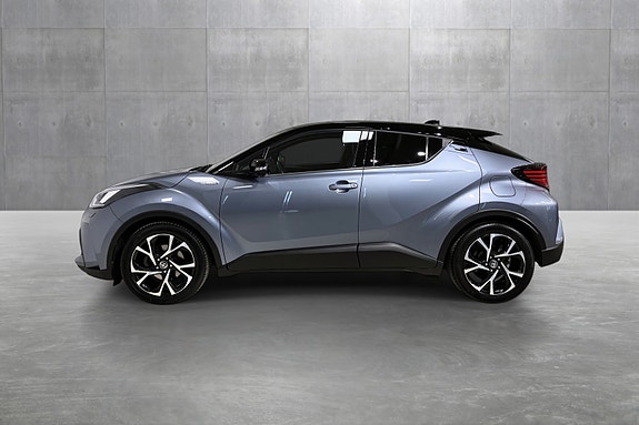 Toyota C-HR 2 of 5