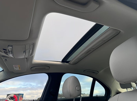 Mercedes-Benz C350 e 24 of 30