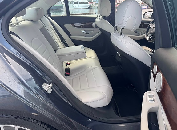 Mercedes-Benz C350 e 19 of 30