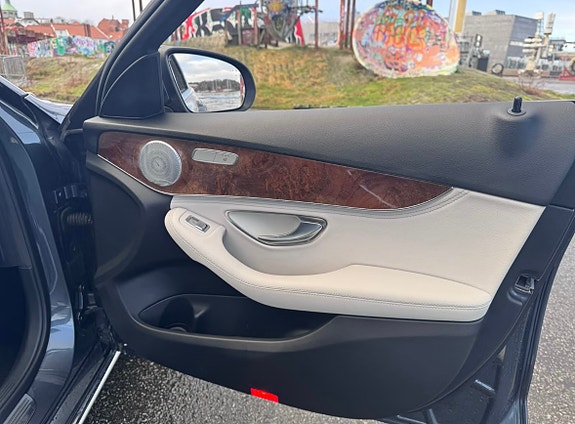 Mercedes-Benz C350 e 17 of 30