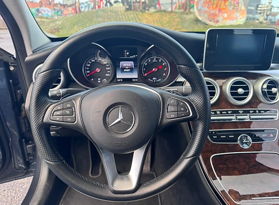 Mercedes-Benz C350 e 26 of 30