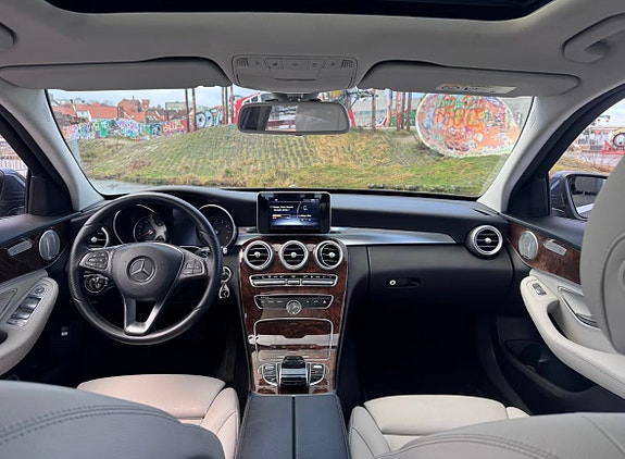 Mercedes-Benz C350 e 22 of 30