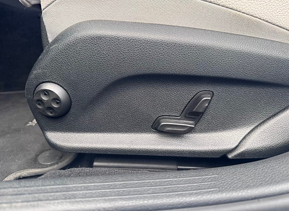Mercedes-Benz C350 e 14 of 30