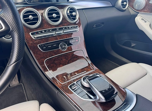 Mercedes-Benz C350 e 27 of 30