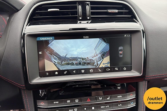 Jaguar F-PACE 15 of 20