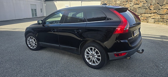 Volvo XC60 4 of 5