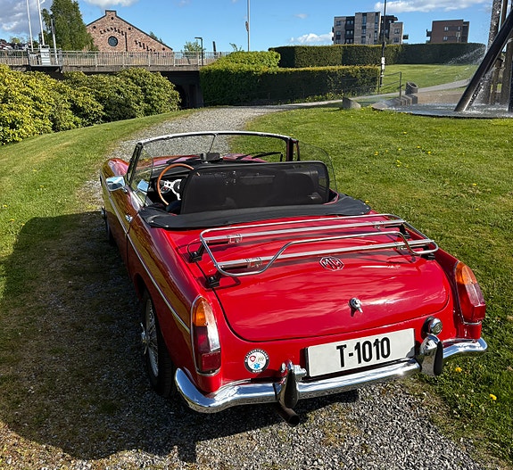 MG MGB 7 of 30