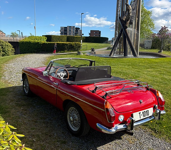 MG MGB 12 of 30