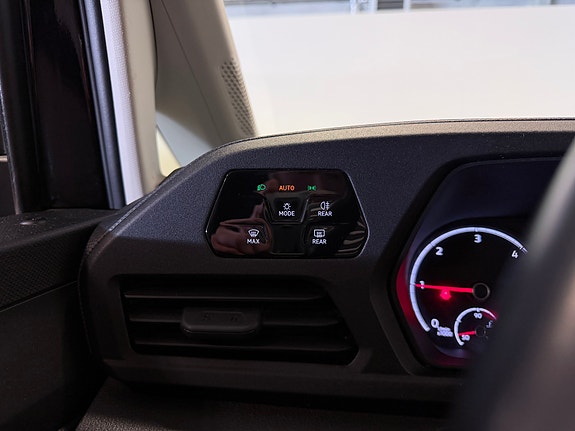 Volkswagen Caddy Maxi 19 of 30