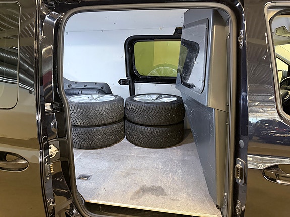 Volkswagen Caddy Maxi 8 of 30