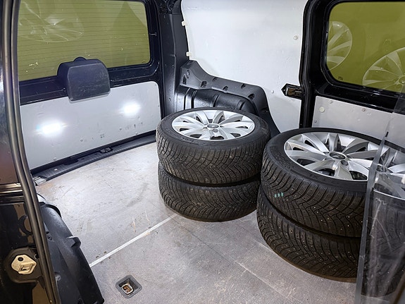 Volkswagen Caddy Maxi 9 of 30