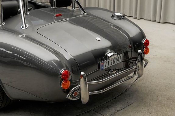 AC Cobra 24 of 30