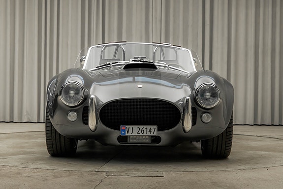 AC Cobra 18 of 30