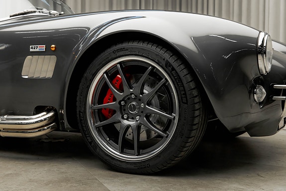 AC Cobra 13 of 30