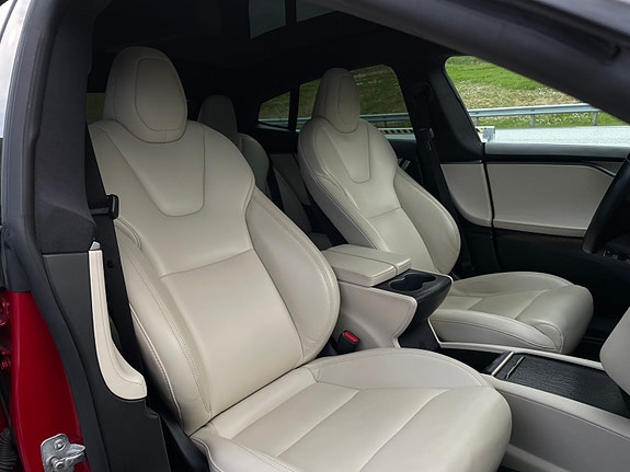 Tesla Model S 14 of 30