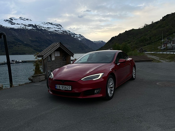 Tesla Model S 4 of 30