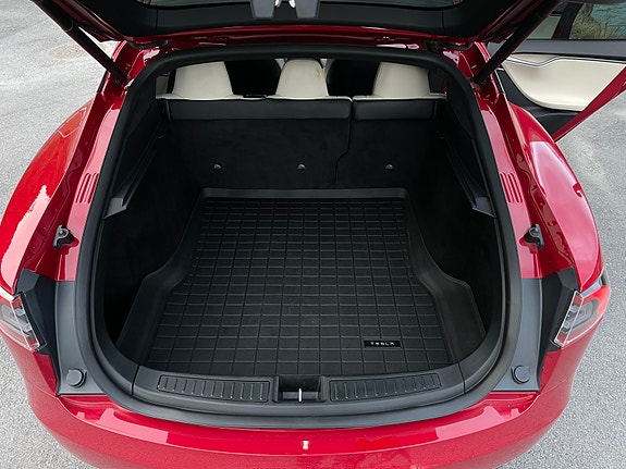 Tesla Model S 28 of 30