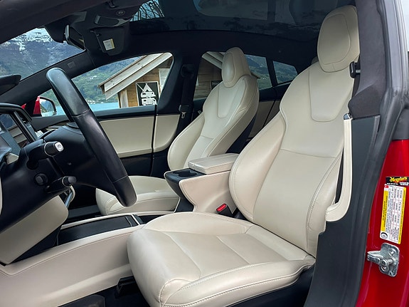 Tesla Model S 10 of 30