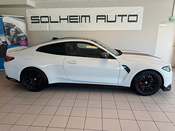 BMW M4 2 of 5